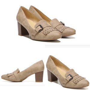 Like new Naturalizer Myrle Pump in Tan Size 8.5 M